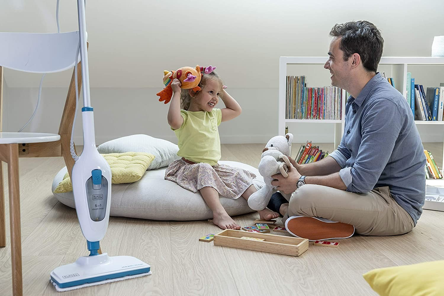 Lavapavimenti Black+Decker FMS13E1 1300 W Capacità 380 ml Con Testa Snodabile