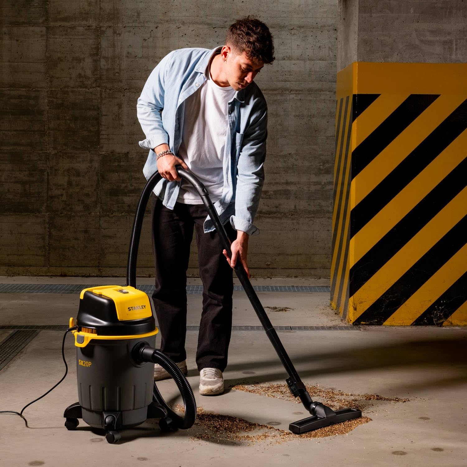 STANLEY Aspiratore Solidi e Liquidi Modello SXVC20PE 1,2 kW Da 20L