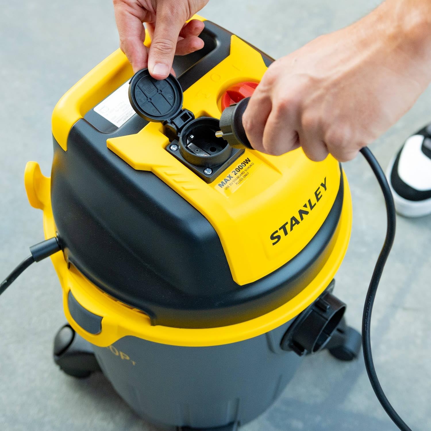 STANLEY Aspiratore Solidi e Liquidi Modello SXVC20PTE 1,2 kW Da 20L