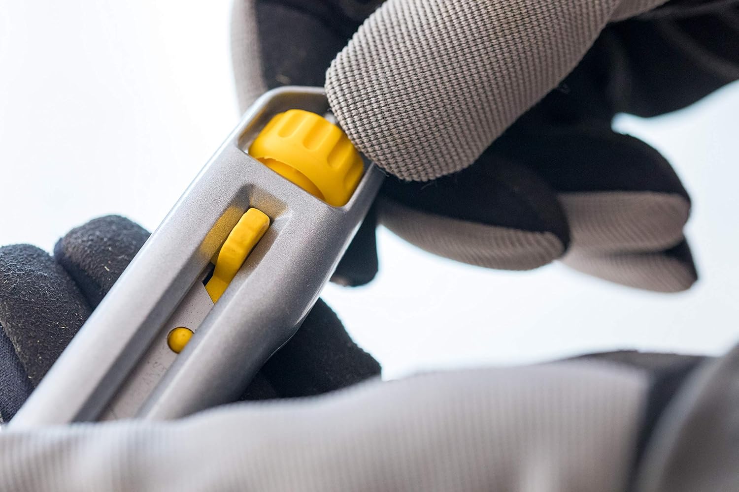 STANLEY Taglierino Autobloccante Cutter Interlock 18 mm