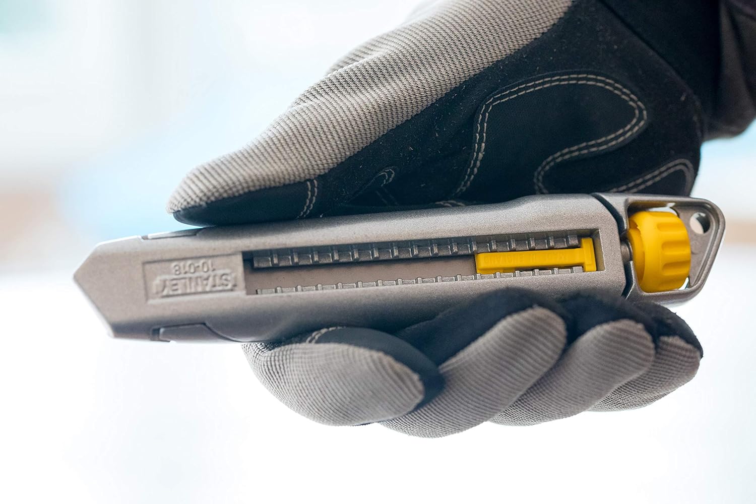 STANLEY Taglierino Autobloccante Cutter Interlock 18 mm