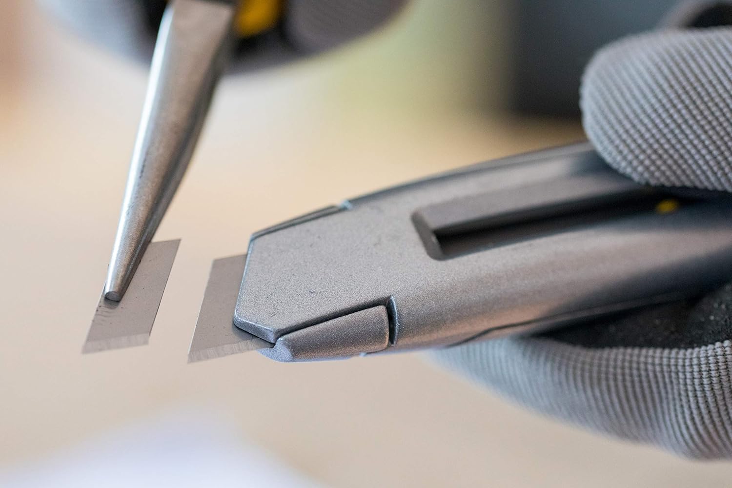 STANLEY Taglierino Autobloccante Cutter Interlock 18 mm