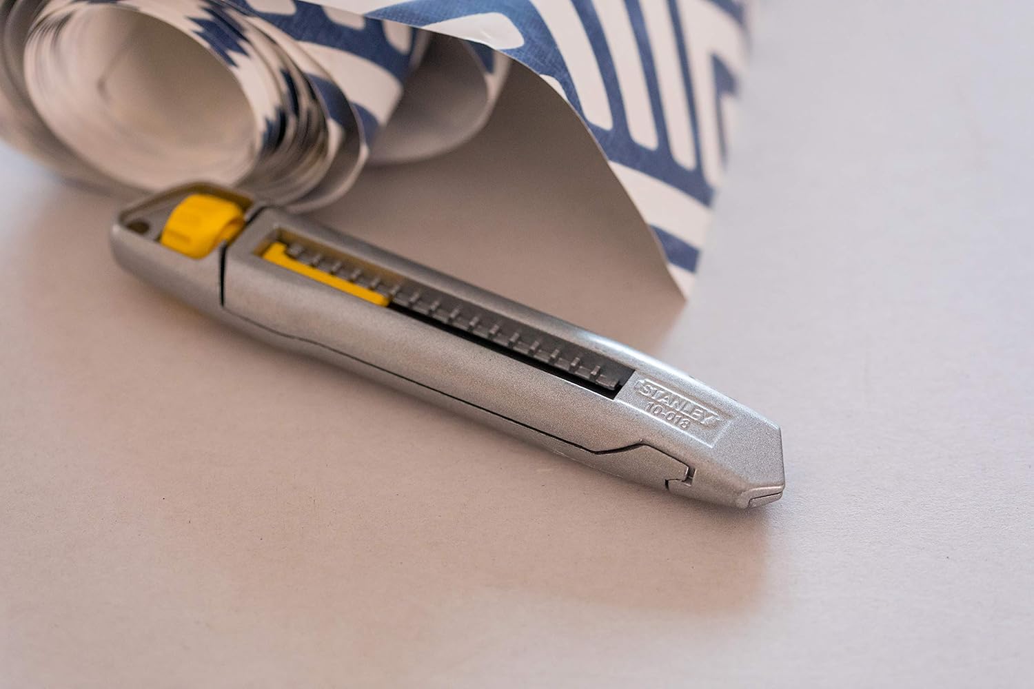 STANLEY Taglierino Autobloccante Cutter Interlock 18 mm