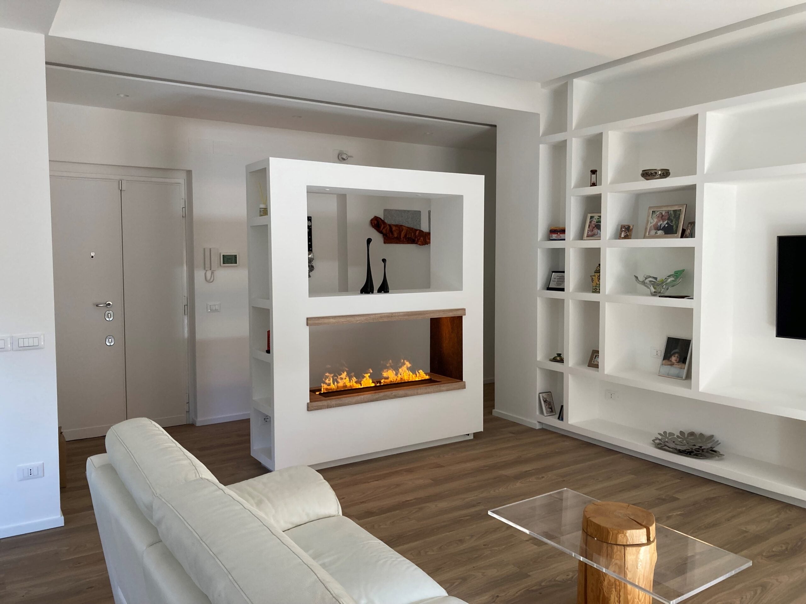 Camino Elettrico ad Acqua MaisonFire Modello BRACE 100 Multicolore (Idraulico) - Dimplex - distribuito da MaisonFire con Garanzia Italia