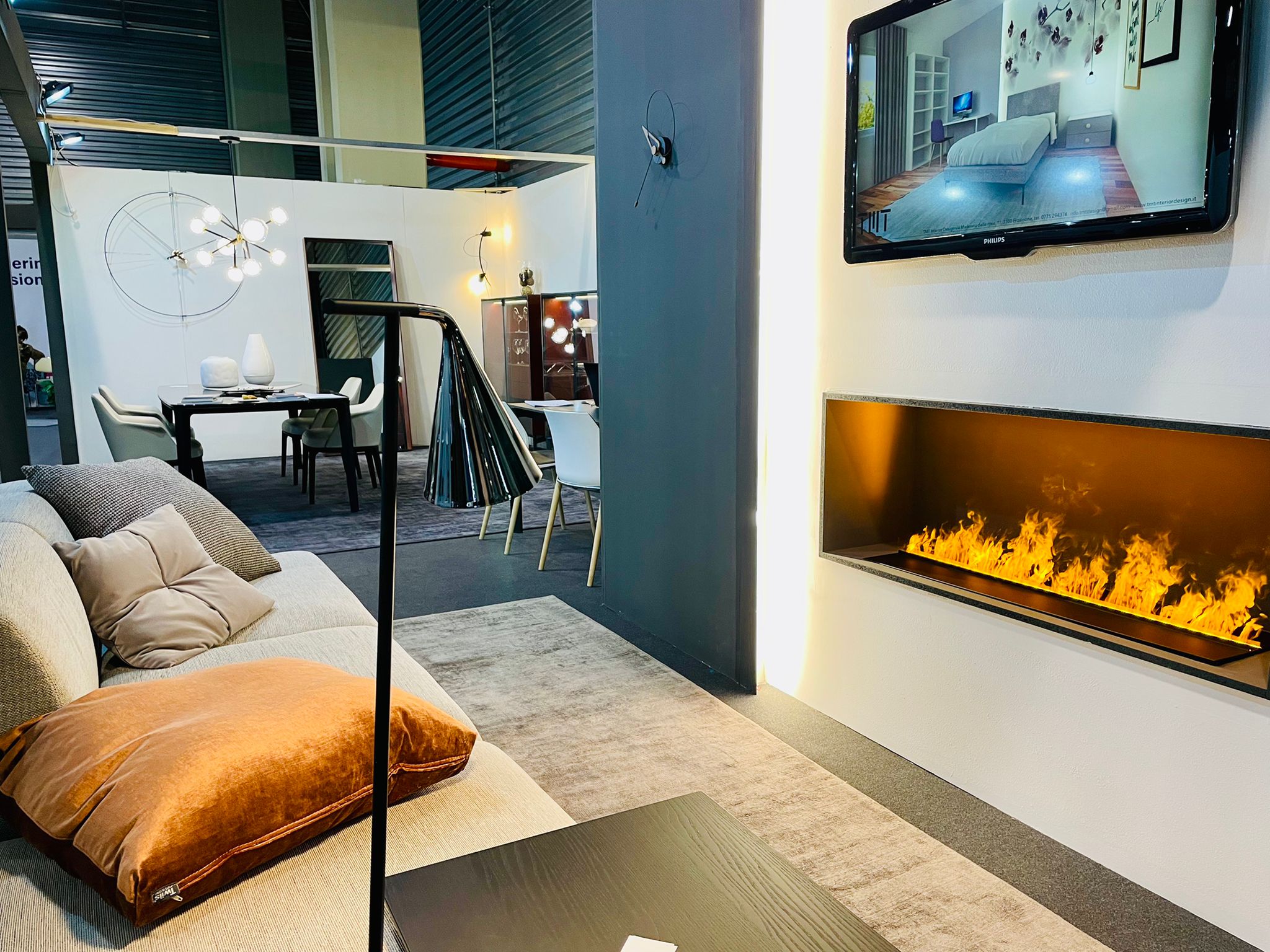 Camino Elettrico ad Acqua MaisonFire Modello BRACE 100 Multicolore (Idraulico) - Dimplex - distribuito da MaisonFire con Garanzia Italia