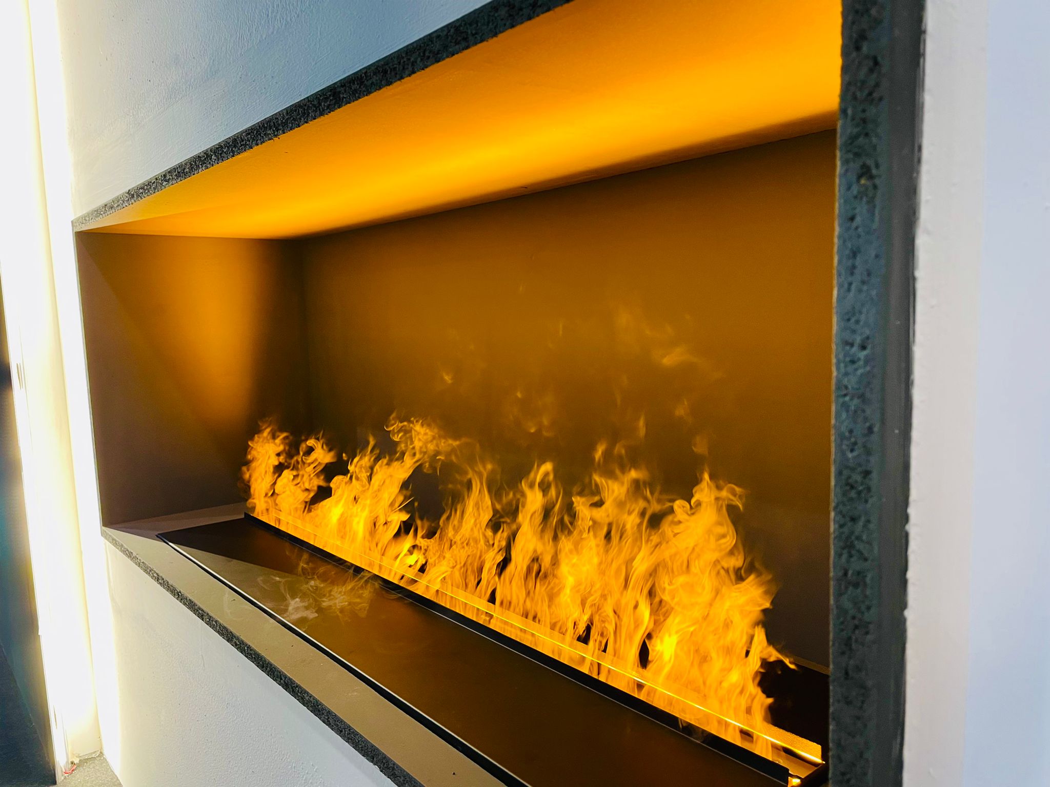 Camino Elettrico ad Acqua MaisonFire Modello BRACE 100 Multicolore (Idraulico) - Dimplex - distribuito da MaisonFire con Garanzia Italia