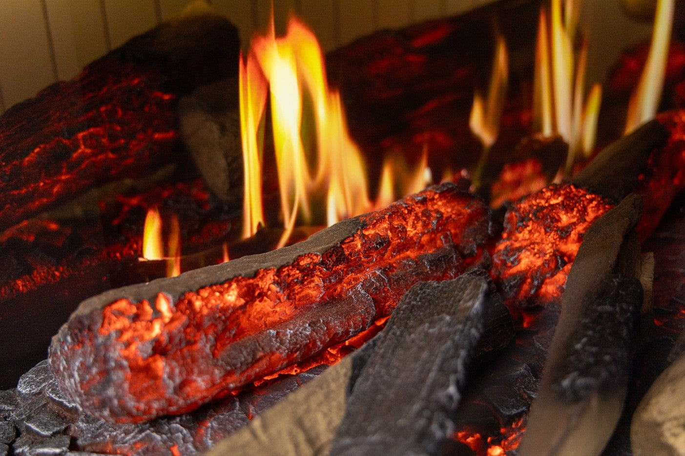 Camino Elettrico ad Alta Definizione MaisonFire Modello ENCANTO 130 - Dimplex - distribuito da MaisonFire con Garanzia Italia