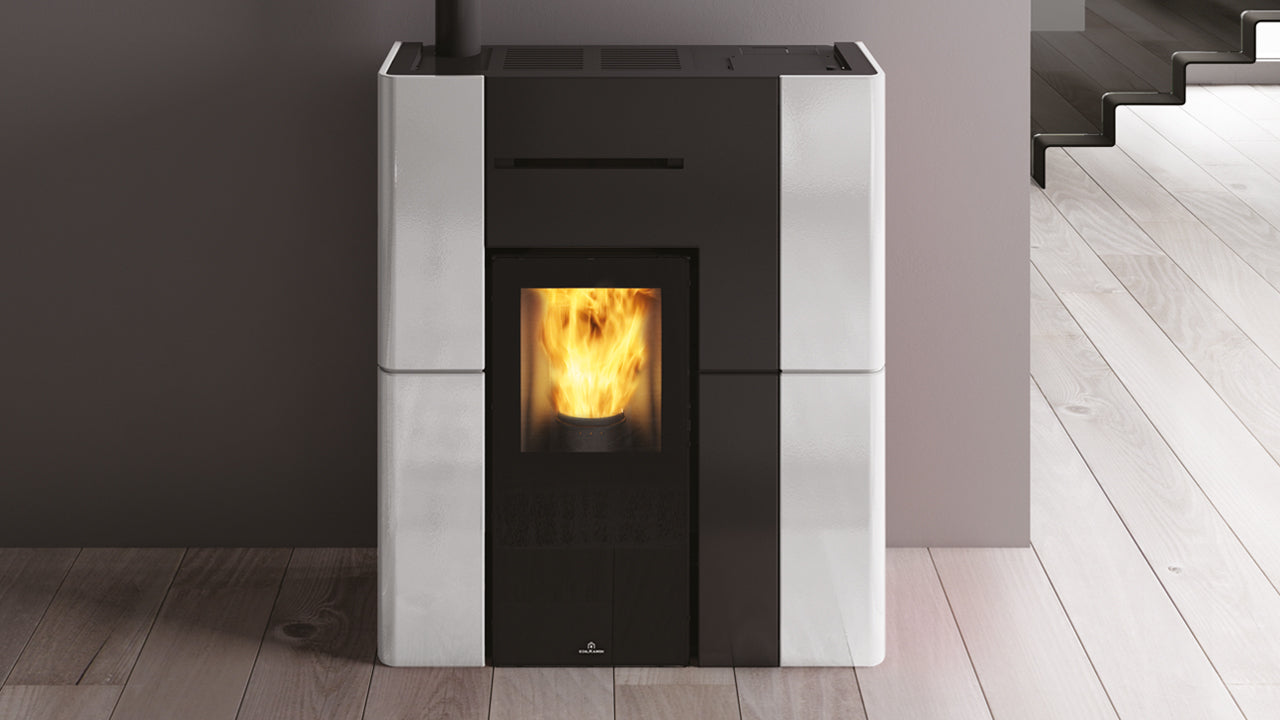 Termostufa a Pellet EdilKamin Modello Blade H 15 Evo Da 15 Kw - Vari Colori