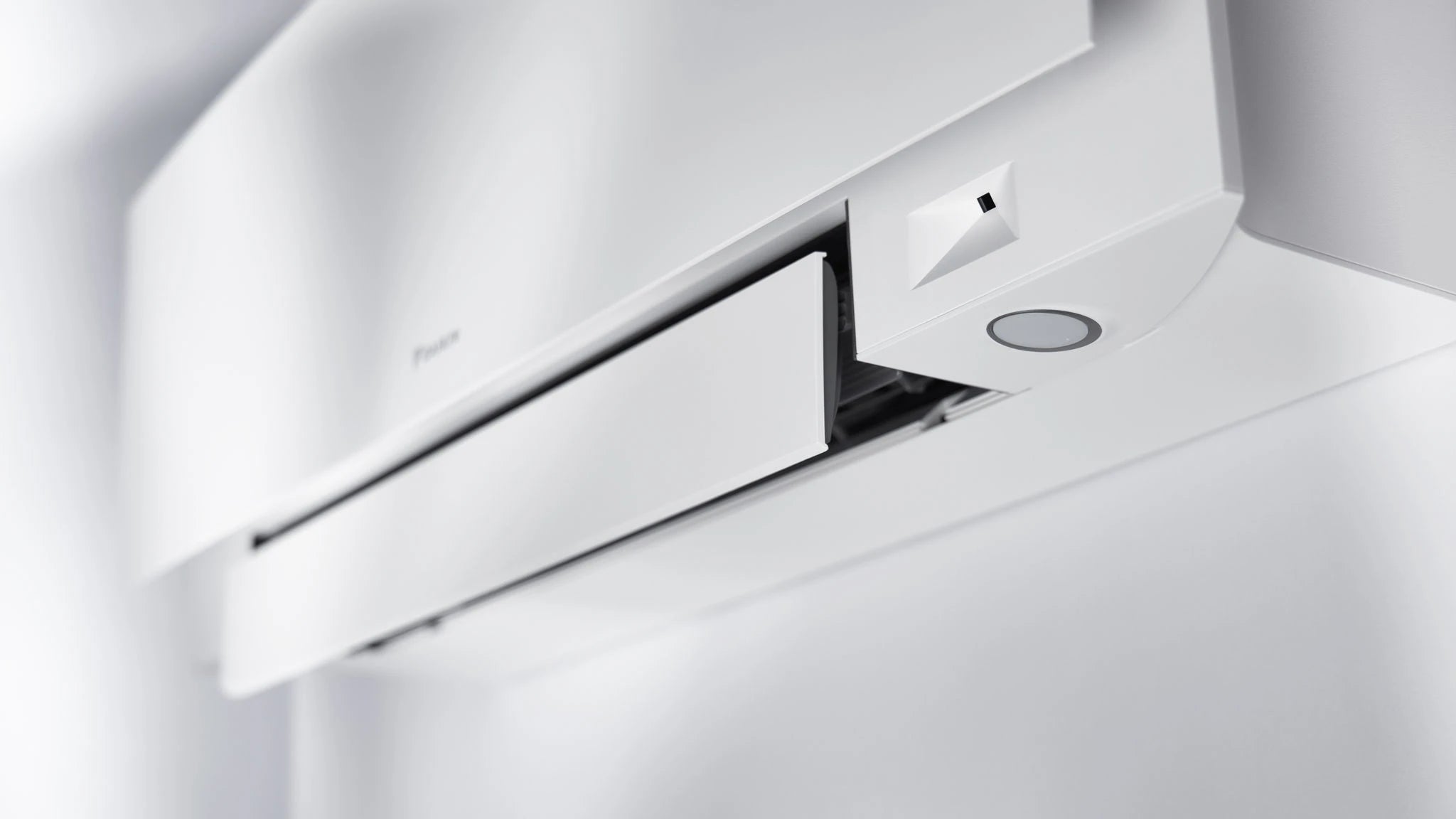 Condizionatore Climatizzatore Daikin Bluevolution Inverter Monosplit Emura III White Wi-Fi FTXJ20AW9 R-32 7000 BTU