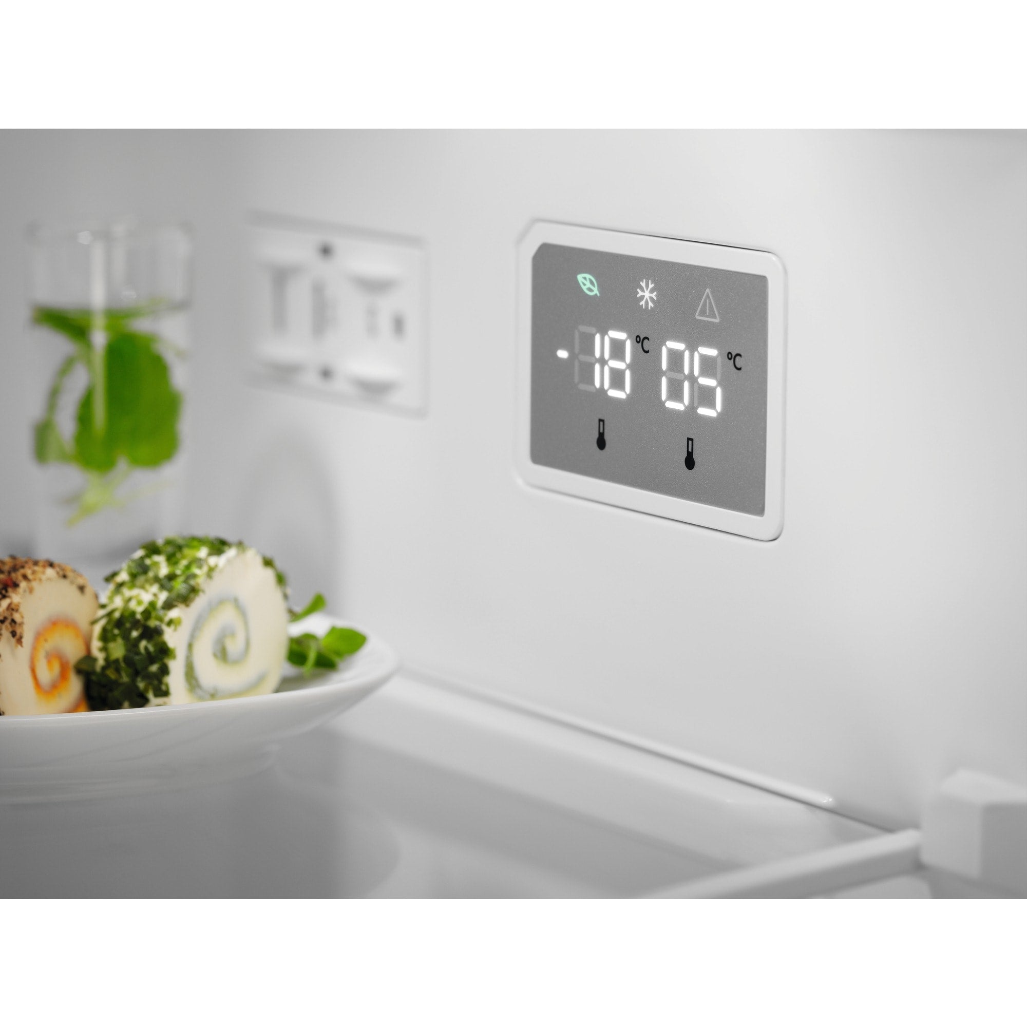 Frigorifero con Congelatore Libera Installazione Electrolux Serie 600 TwinTech® LNT6ME32U2 Total No Frost 186 cm