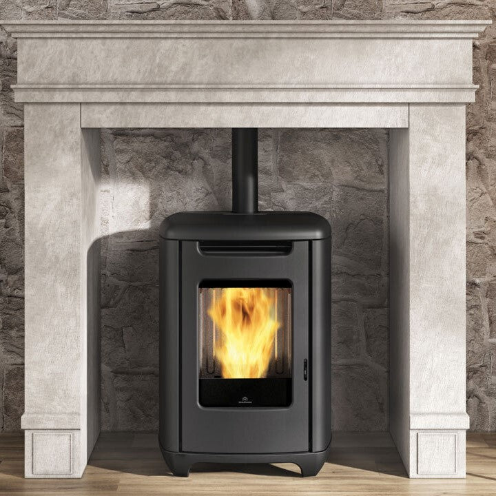 Stufa a Pellet EdilKamin Modello Sense 6 Da 5,4 Kw Colore Acciaio Nero
