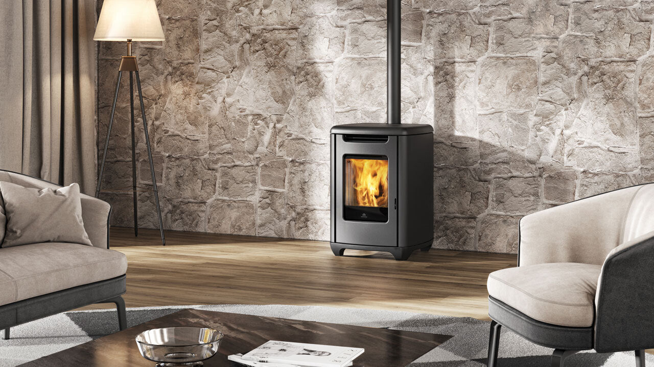 Stufa a Pellet EdilKamin Modello Sense 6 Da 5,4 Kw Colore Acciaio Nero