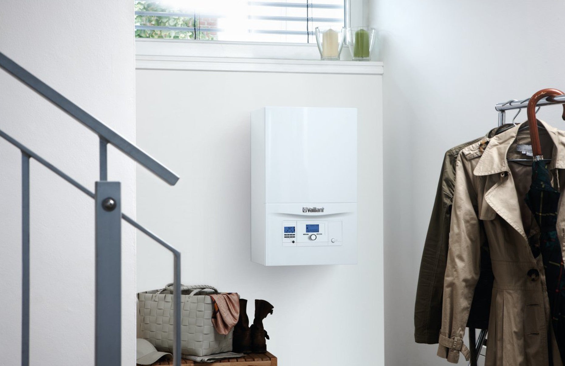 Caldaia a Condensazione Vaillant Ecotec PRO VMW 286/5-3 28 KW Cod. 0010021996 - Completa di Kit Scarico Fumi